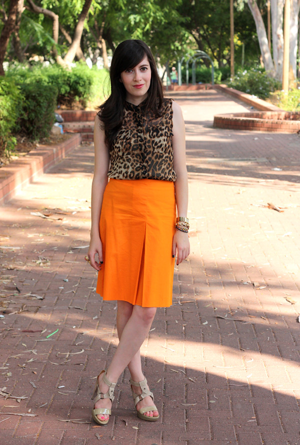 leopard_top_orange_skirt7