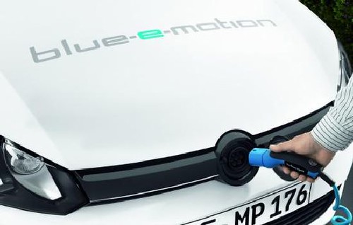 Volkswagen-Golf-Blue-E-Motion-photo6