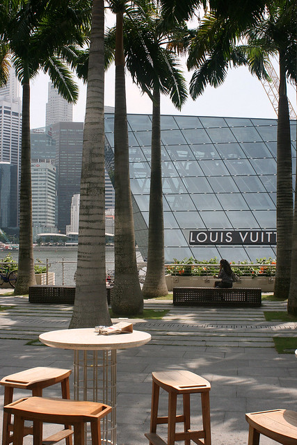 South Coast faces the Marina Bay right opposite the upcoming Louis Vuitton flagship store that's set to open Sep 2011