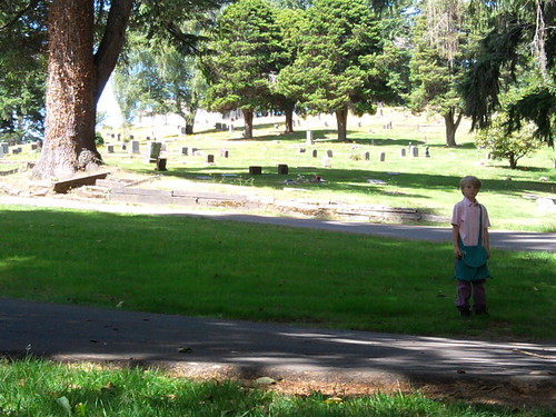 Nels, Cemetery