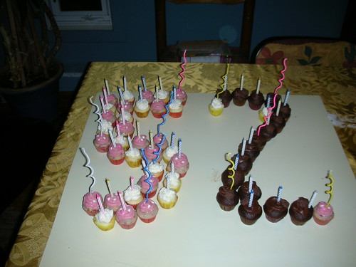 52 mini-cupcakes
