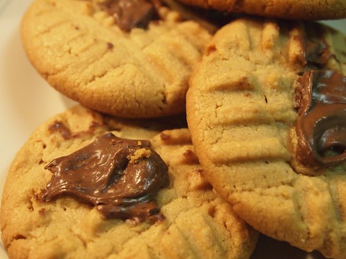 Peanut Butter Cookies with Nutella Schmear
