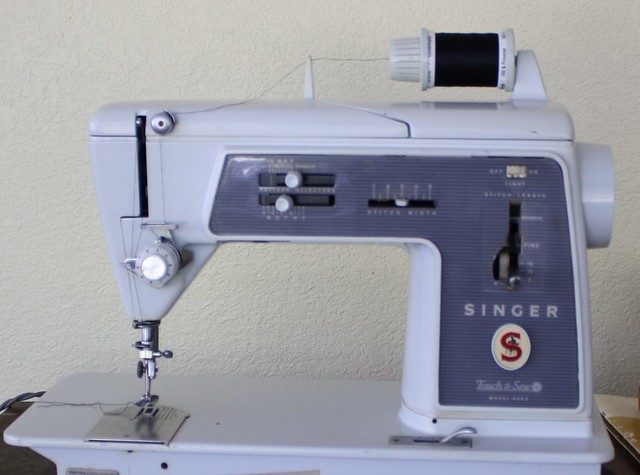 Grandma's 600E Singer Sewing Machine