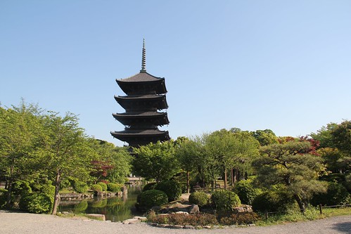 5 Story Pagota in Toji Temple in Kyoto 京都、東寺の五重塔