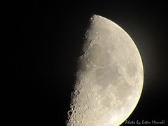 Moon, Luna. ISO-100, exp. 1/30s, zoom .375