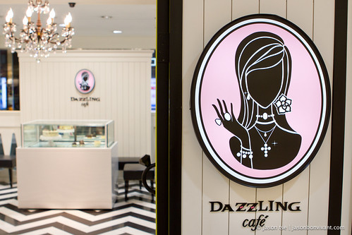 Dazzling Cafe 