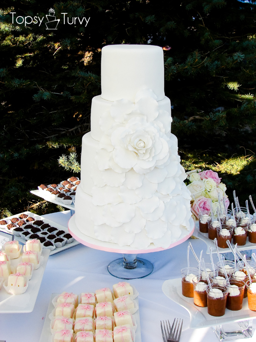 Ashlee from I'm Topsy Turvy made this Gorgeous Cascading Rose Wedding Cake