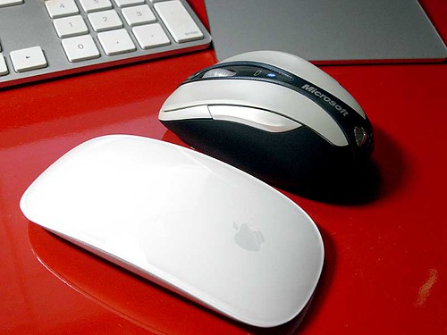 Apple Magic Mouse と Microsoft Bluetooth Notebook Mouse 5000