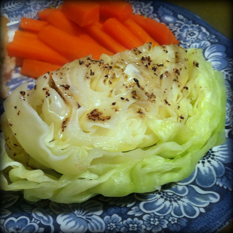 Black-pepper and Nutmeg Cabbage