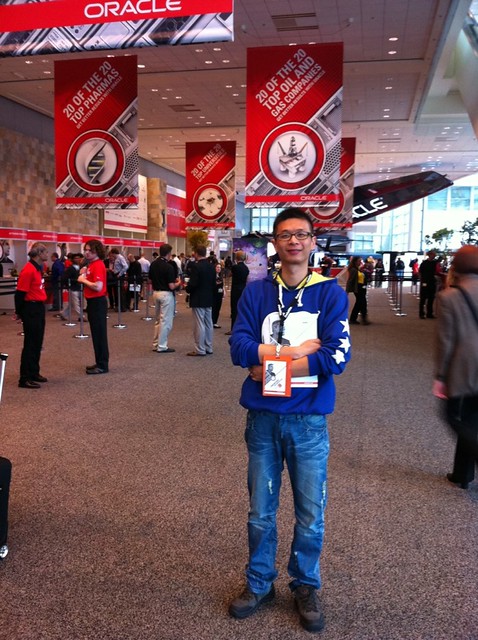 Me in OOW2011, Moscone West