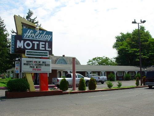 Holiday Motel - Cave City KY