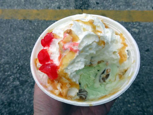 Pistachio ice cream sundae