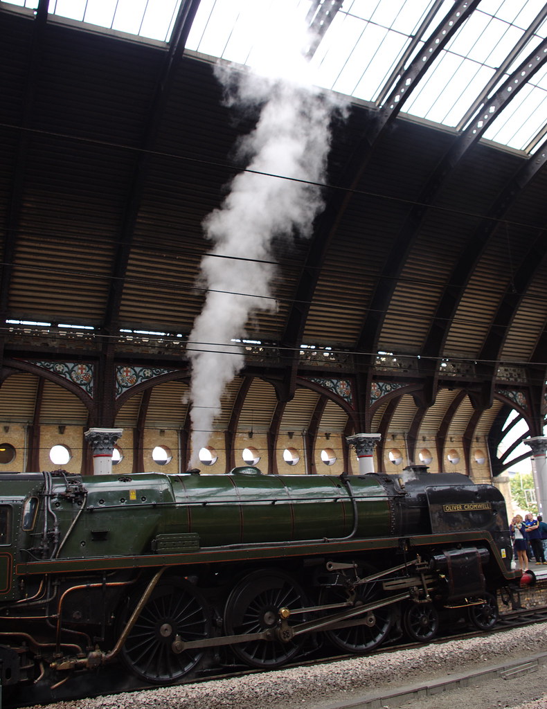 70013 Oliver Cromwell Steam Column