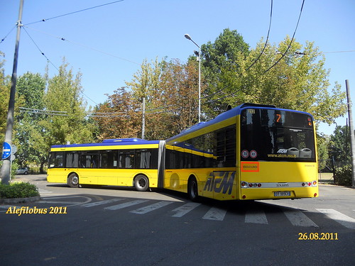 Modena: bus Solaris Urbino n°212 al capolinea 7 Gramsci
