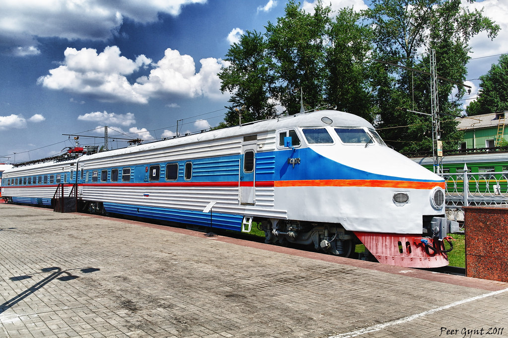 : Soviet High Speed Electric Train ER200.    200.