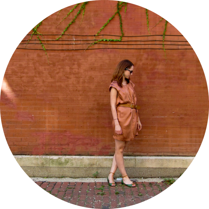 dashdotdotty, style blog, outfit ideas, orange silk dress, shift dress, orange and green, sandals