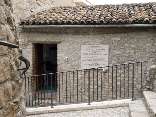 Casa natal del Padre Pio, Vico Storto Valle