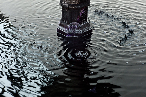 Brunnen by Fotosilber