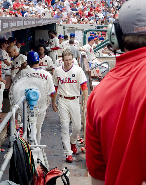 chase-utley-dugout