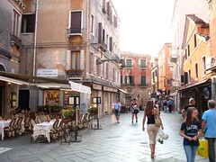 Venice 1096 - street life in the Sestier de Ca...