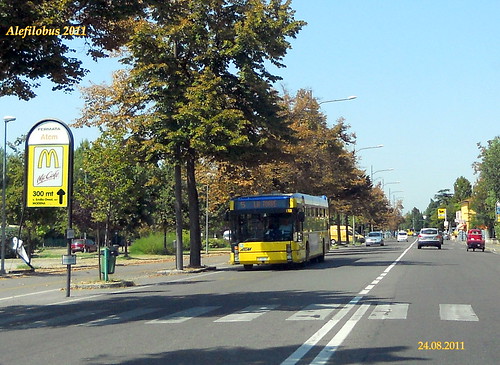 Modena: autobus Busotto n°83 in via Emilia Ovest - linea 5