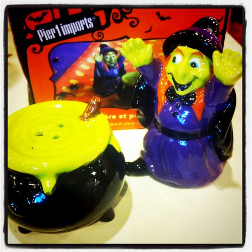 Witchy salt and pepper shaker