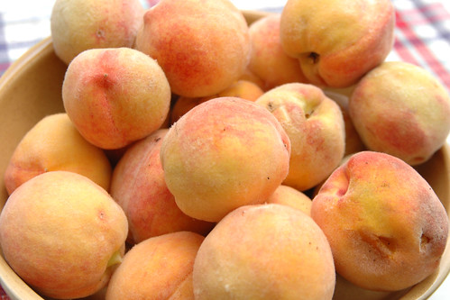 lots of not decoy peaches!
