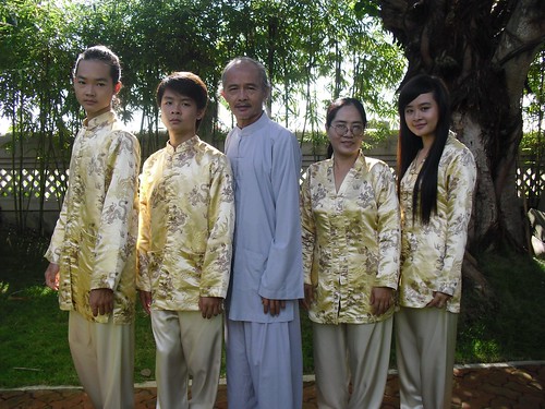 Gia đình Tần Tranh. by Tôn Nữ Tần Tranh