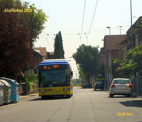 Modena: autobus CityClass cng n°141 in via Forlì - linea 6
