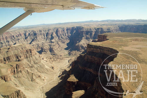 Sobrevolando el gran cañón del Colorado, USA