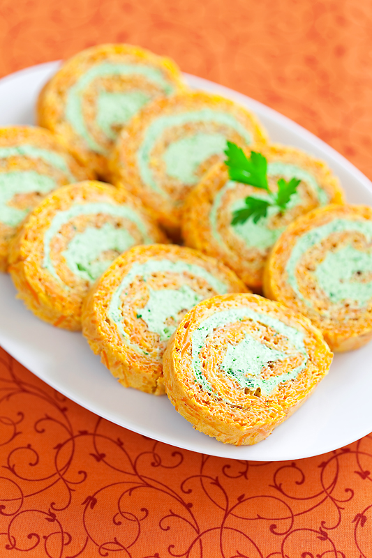 Carrots and cream cheese roll