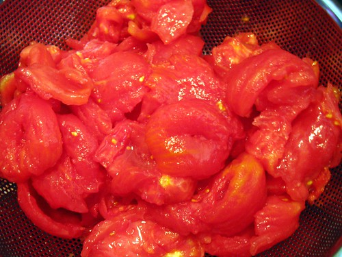 Tomato heaven: peeled and seeded tomatoes for spaghetti sauce