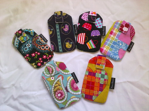 Porta telemóveis ou IPOD by ♥Linhas Arrojadas Atelier de costura♥Sonyaxana
