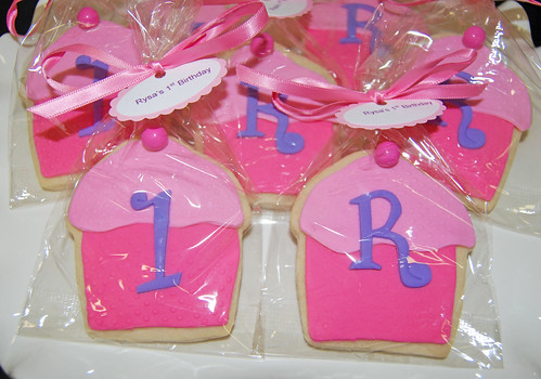 1st birthday monogram cupcake sugar cookies 1 and R