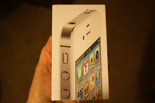 iPhone 4S box front