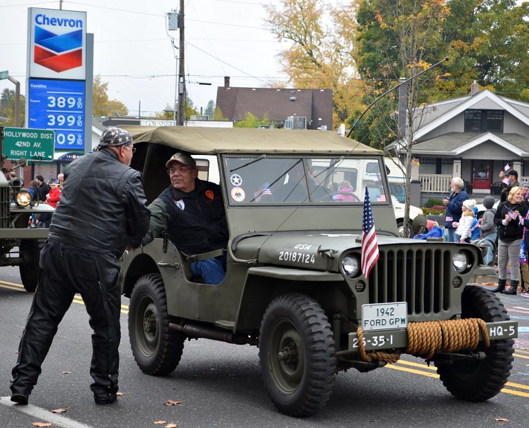 DSC_0018p_veterans_day_parade_jeep