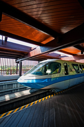Monorail Monday - Pulling Away From Polynesian by DisHippy