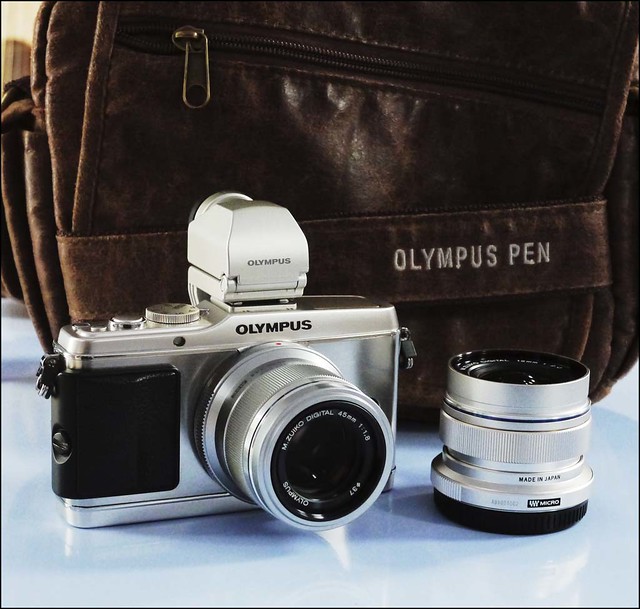 Olympus E-P3 45mm f/1.8