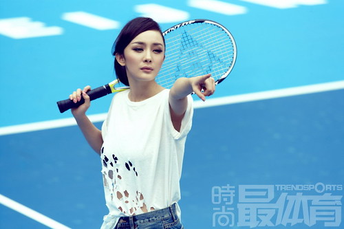 Dương Mịch chụp ảnh quần vợt 2011