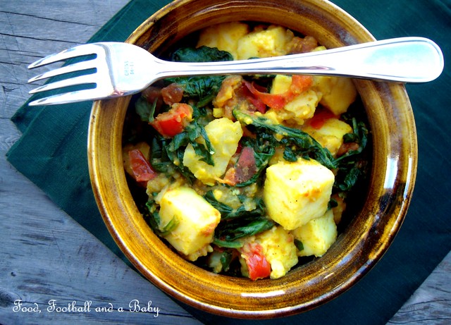 Paneer with Spinach, Tomatoes and Potatoes 