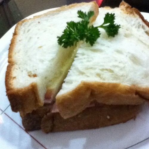 apple and ham sandwich in monroe bread