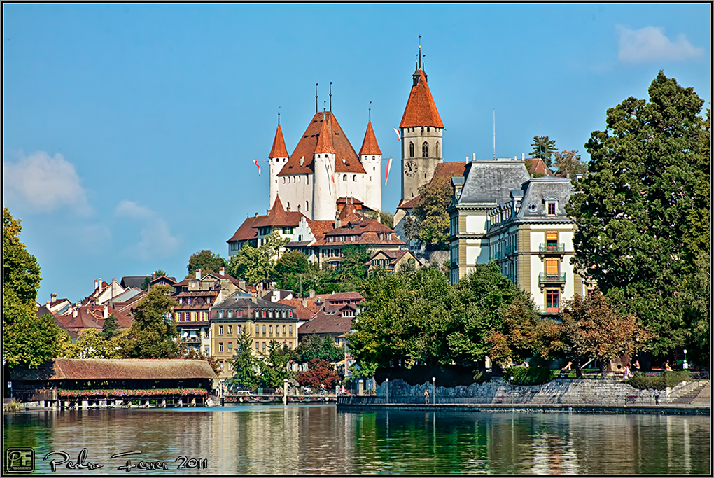 Suiza - Pueblos con encanto - Thun - Castillo puente y lago