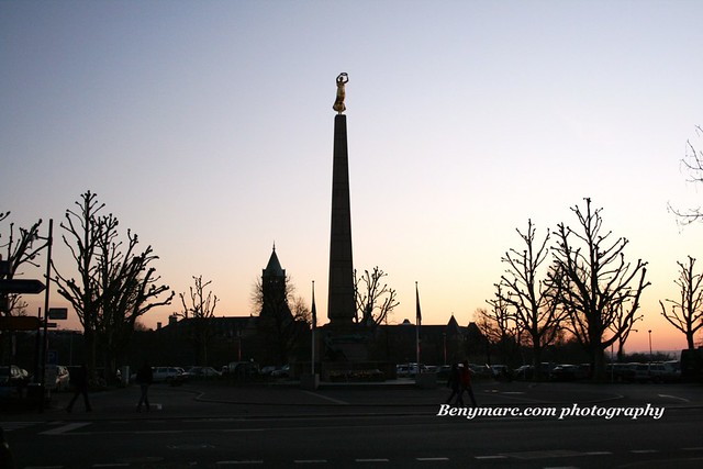 Sunset on Place de la constitution