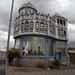 Curioso edificio nella periferia di La Paz