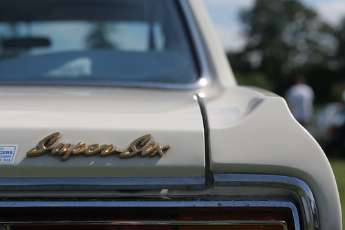 Datsun 2400 Super Six emblem