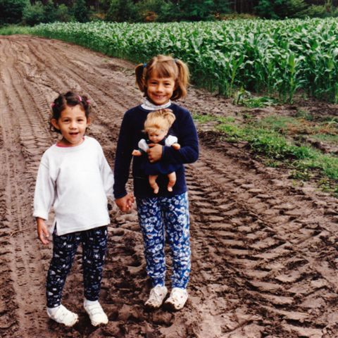 Amélie and Anaïs in the corn fields