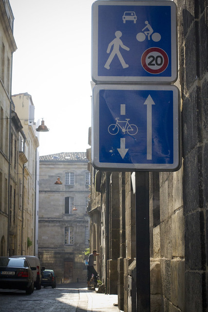 Bordeaux Bicycle Signage_1