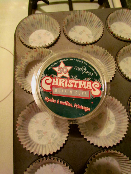 Holly Muffin Tins