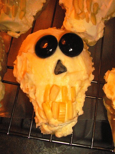Skull cupcake