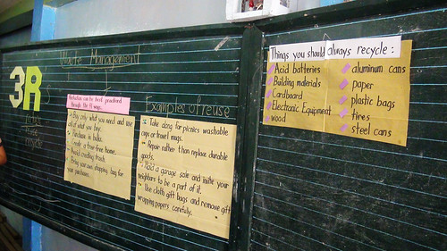Visual aids on waste management prepared by a teacher in Zapatera Elementary School. (Tashuana Alemania)